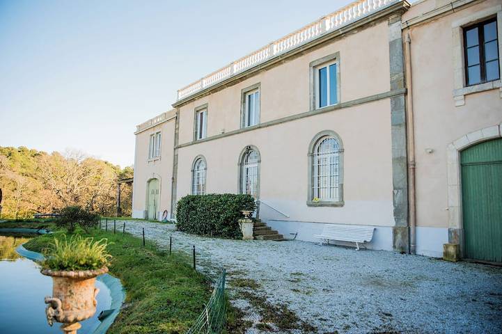 Location de vacances pour 14 personnes, avec jardin à Palaja