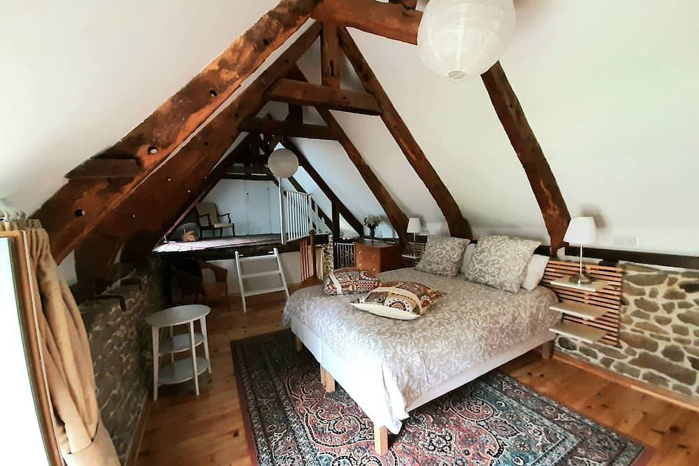 Le Pigeonnier a une superficie d'environ 120 mètres carrés in Saint-Hélen, Région de Dinan