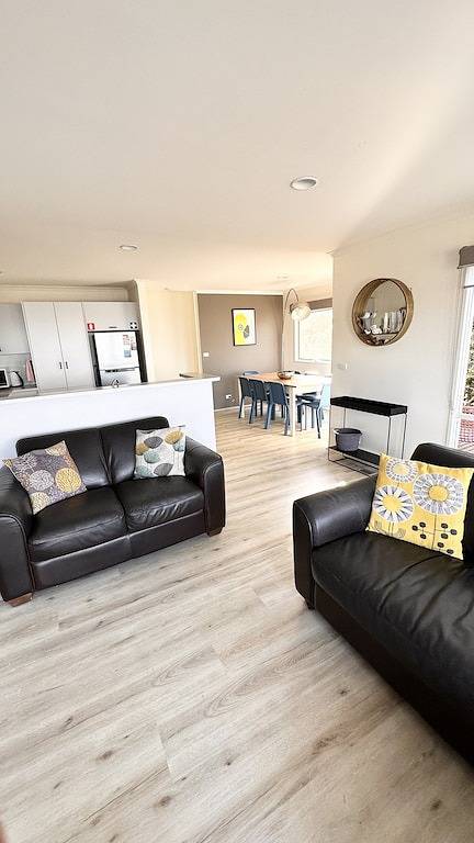 Holiday home for 8 people, with balcony and garden in Lorne