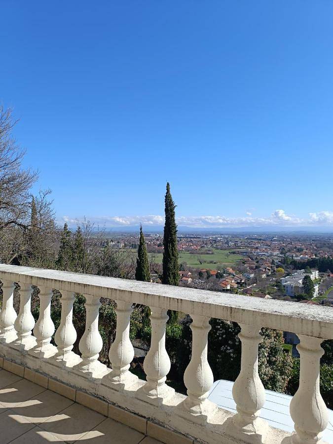 Location de vacances pour 12 personnes, avec jardin et vue dans Blanzat