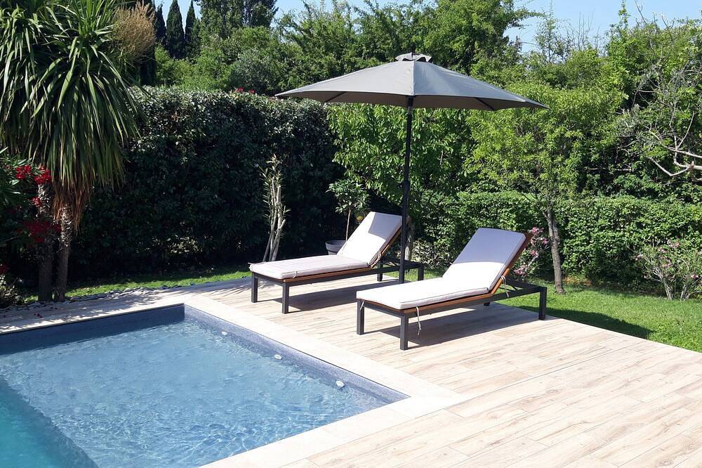 Haus von vollem Fuß mit Schwimmbad in ruhigem Viertel in Orange. Wifi und Klimaanlage in Orange, Vaucluse