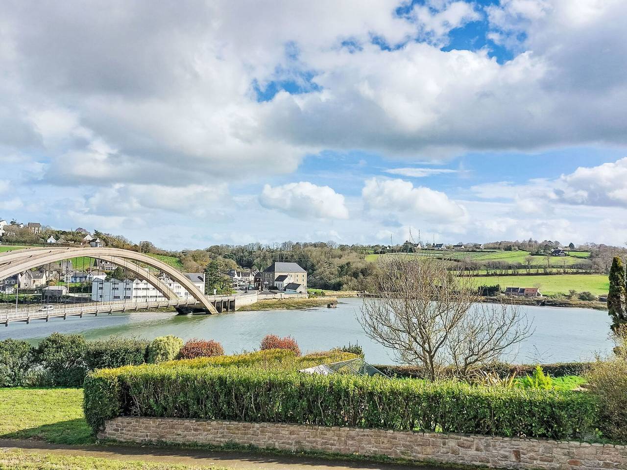 Elioluaso - Elioluaso 650.1 in Tréguier, Pink Granite Coast