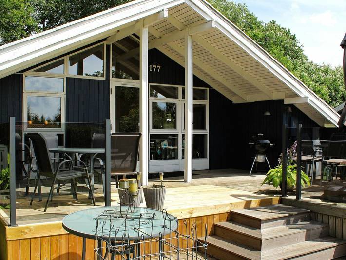 Ferienhaus für 8 Personen, mit Whirlpool und Terrasse sowie Sauna in Pøt Strandby - 2
