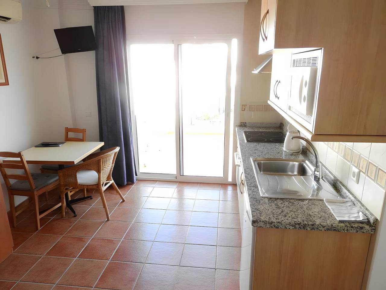Entire studio, Studio '2B Studio with Balcony for 2 Guests' with Shared Pool, Wi-Fi and Air Conditioning in Nerja Centre, Nerja