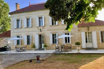 Gîte pour 6 personnes, avec jardin ainsi que piscine et terrasse à Saint-Pey-de-Castets
