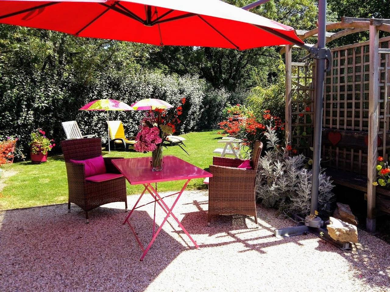 Gîte Ecogîte près de Pornic: parc fleuri, accès Pmr, vélos, cheminée, et king-size bed. in Chaumes-en-Retz, Valle del Loira