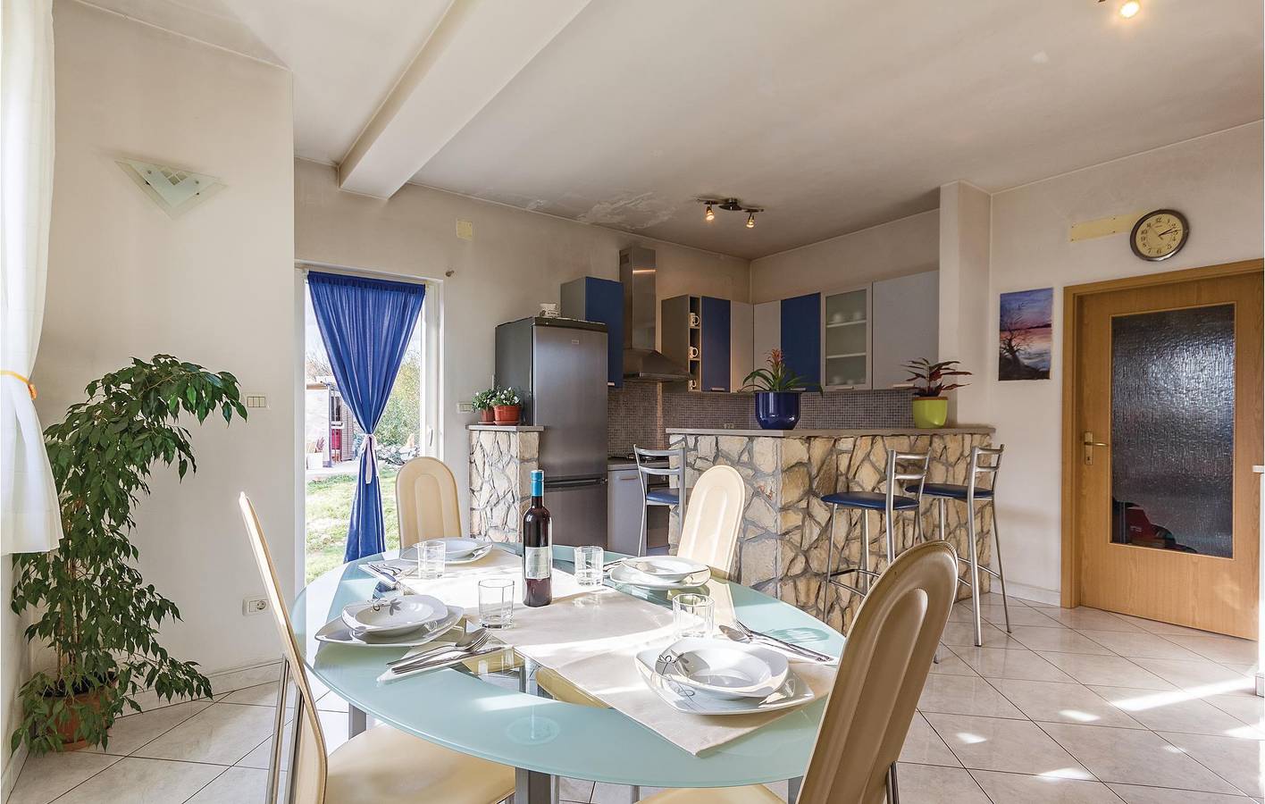 Reizende Ferienwohnung mit Pool und Terrasse in der Nähe des Restaurants Tri Murve in Kršan, Ostküste Istrien