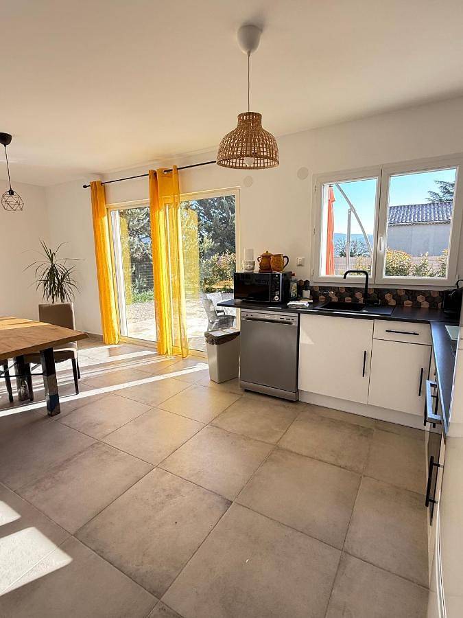 Location de vacances pour 6 personnes, avec jardin ainsi que piscine et vue à Mormoiron - 2