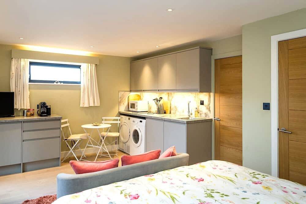 Entire apartment, South Downs Studio - bijou hikers hideaway in Eastbourne, East Sussex
