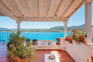 Gîte pour 6 personnes, avec terrasse à Porto Rotondo
