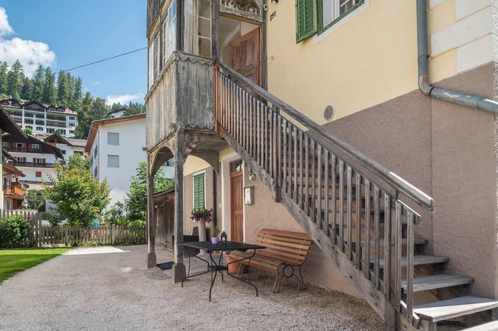 Appartamento intero, Appartamento "Enrich" con vista sulle montagne, balcone e Wi-Fi in Ortisei, Dolomiti Superski
