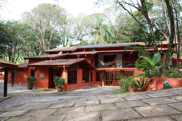 Casas rurais para 16 pessoas, com vista e piscina e ainda jardim em Jundiaí