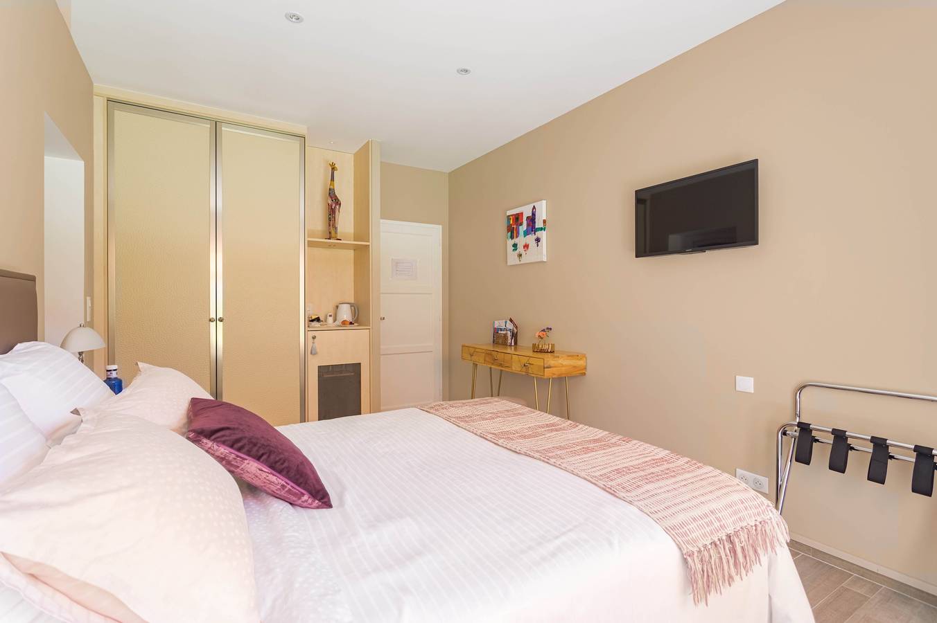 Chambre d’hôtes « Suite Sardane » avec vue montagne, Wi-Fi et climatisation in Sorède, Côte méditerranéenne (France)