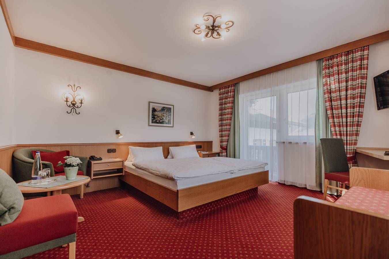 Landhotel-Restaurant Wessner Hof - Familienzimmer ohne Balkon mit Wlan und Tv in Marquartstein, Bayerische Alpen
