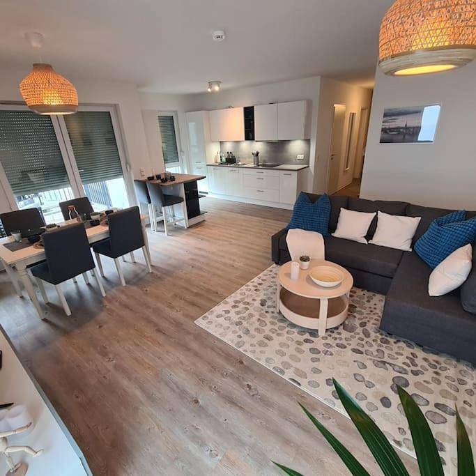 Ganze Wohnung, Bookandstay24 Hanau Ferienwohnung mit Küche, Balkon und Parkplatz in Hanau, Main-Kinzig-Kreis