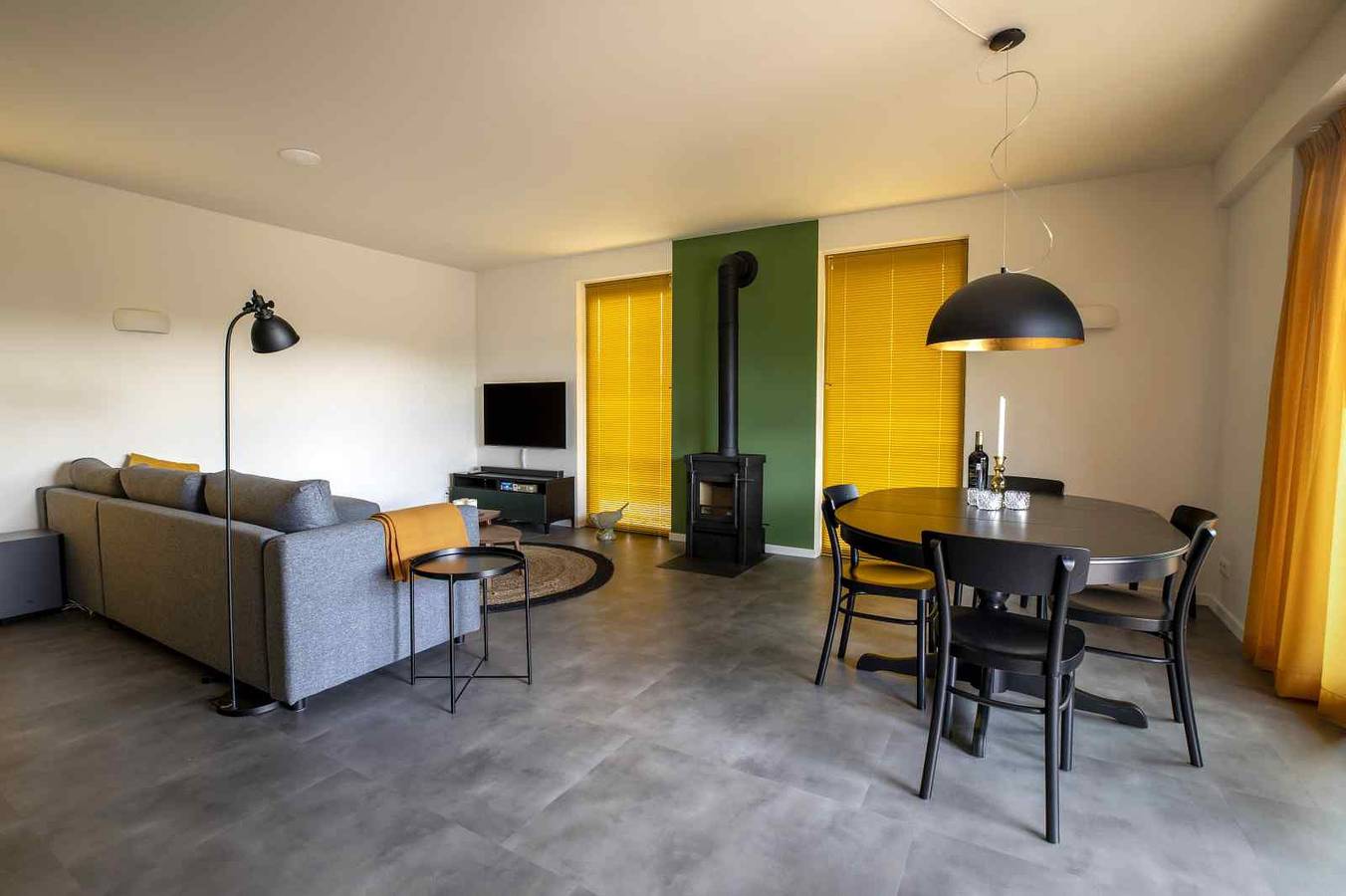 Modernes Ferienhaus für 5 Personen in einem Familienpark mit Schwimmteich in Sint-Nicolaas in Sint Nicolaasga, Friesland