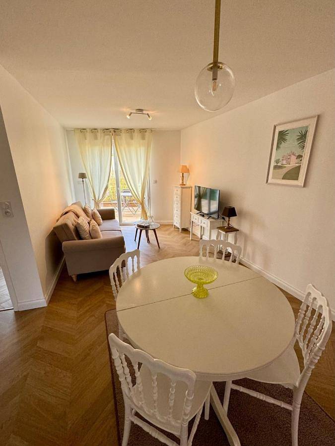 Gîte pour 6 personnes, avec jardin à Savigné-l'Évêque - 4