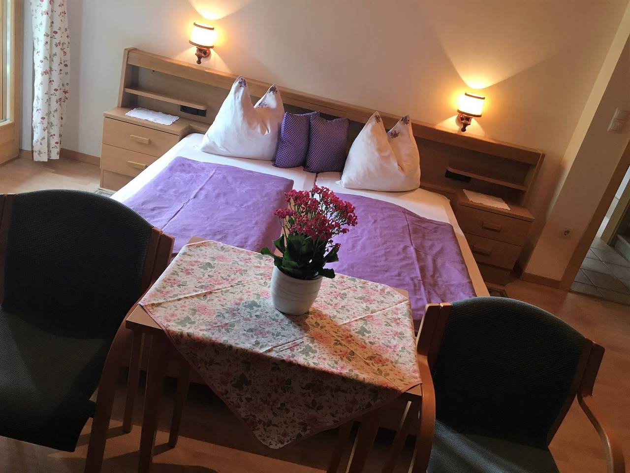 Ganze Wohnung, Apartment 'Nunnenmayr C' mit Bergblick, Gemeinschaftsgarten und Wlan in Dorf Tirol, Texelgruppe