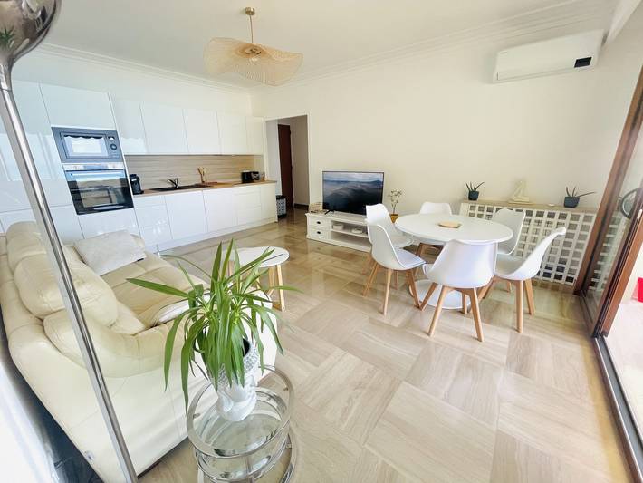 Gîte pour 6 personnes, avec balcon/terrasse ainsi que balcon et vue sur l’océan dans Plage des Sablettes Est - 3