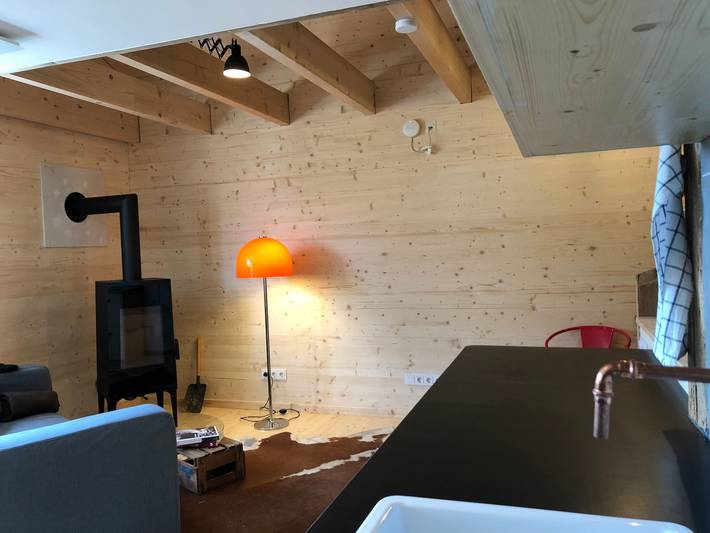 Hel lejlighed, "Schwalbennest" Apartment with Cozy Sitting Area and Swedish Stove in Gerstetten, Stuttgart Region