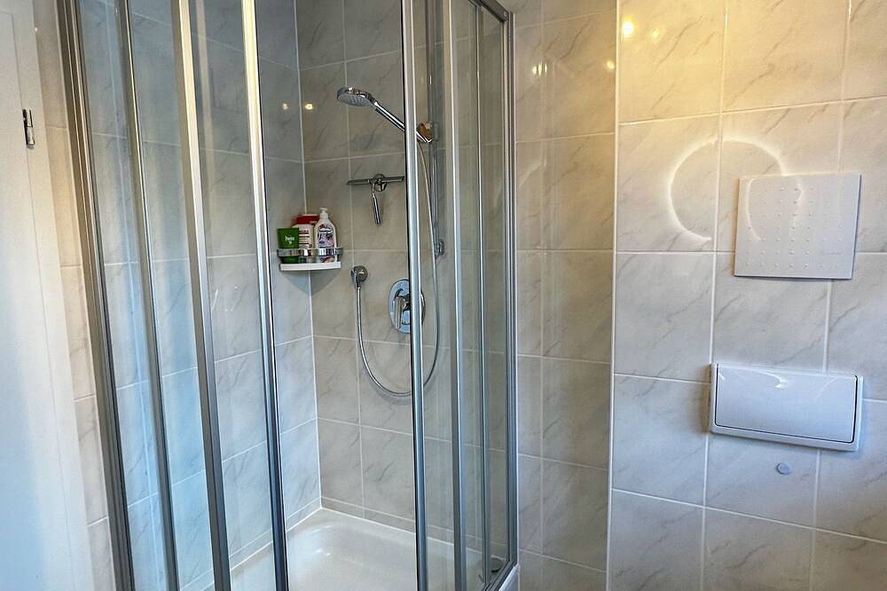 Ganze Wohnung, 5 min vom See entfernt - Familienfreundliche Ferienwohnung mit Garten in Schliersee, Bayerische Alpen