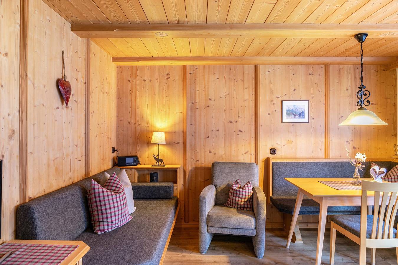 Ganze Wohnung, Apartment '3' mit Bergblick, Balkon und Wlan in Krün, Bayerische Alpen