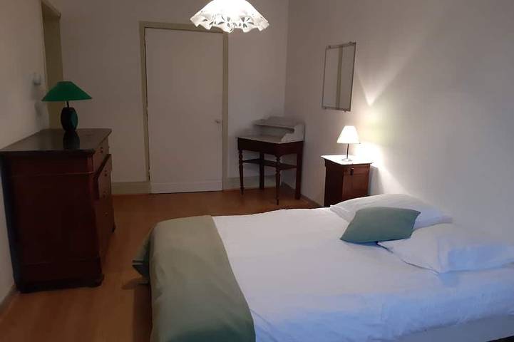 Gîte pour 2 personnes, avec terrasse dans Jalogny - 2