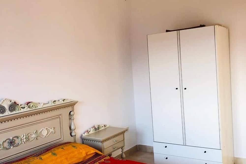 Entire apartment, Villetta Oleandri second floor [Praja,Zen] in Baia Verde, Gulf of Taranto