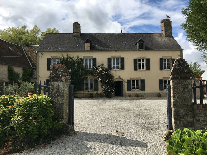 Gîte pour 8 personnes, avec piscine ainsi que terrasse et jardin