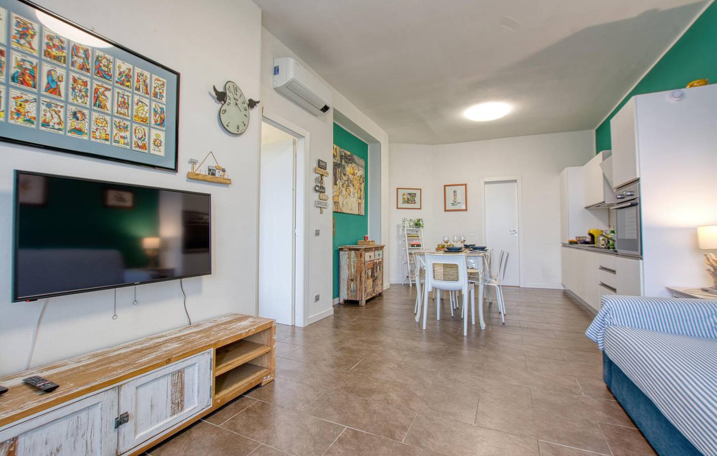 Ganze Ferienwohnung, Apartment am Meer mit Terrasse und Annehmlichkeiten, 600 m vom Strand entfernt in Bergeggi, Riviera di Ponente