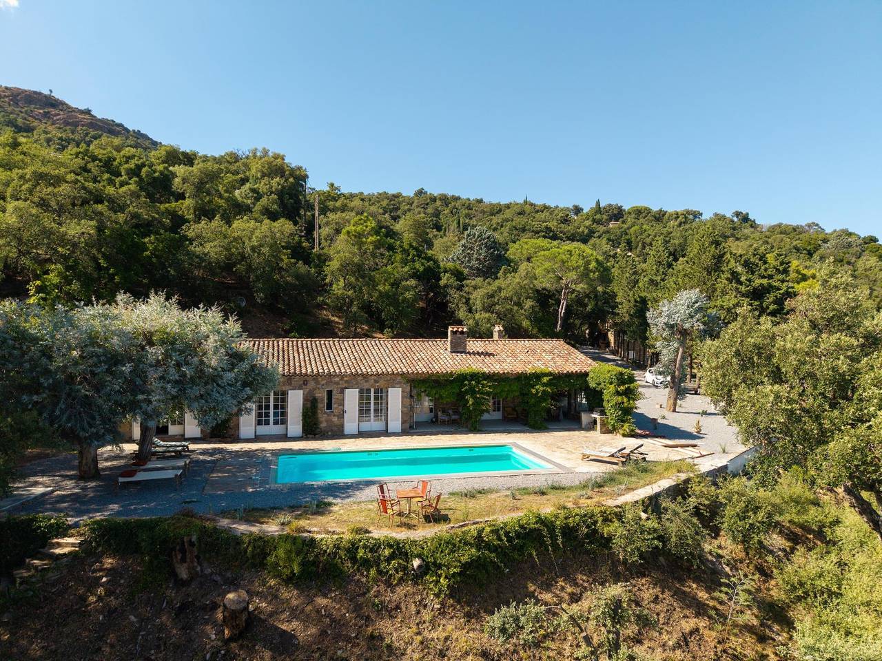 Appartement de vacances entier, Mas provençal vue mer | piscine chauffée, tennis, pétanque | 20 min St-Tropez in La Garde-Freinet, Côte méditerranéenne (France)