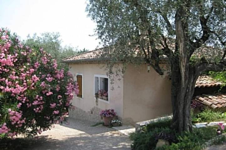Chalet para 4 personas, con jardín - 1