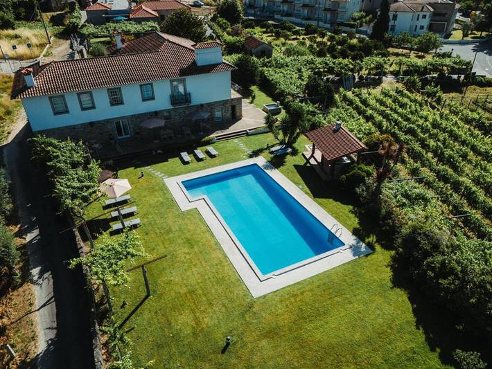 Aluguel de quarto para 3 pessoas, com Varanda e Terraço e ainda Jardim and Piscina em Arouca