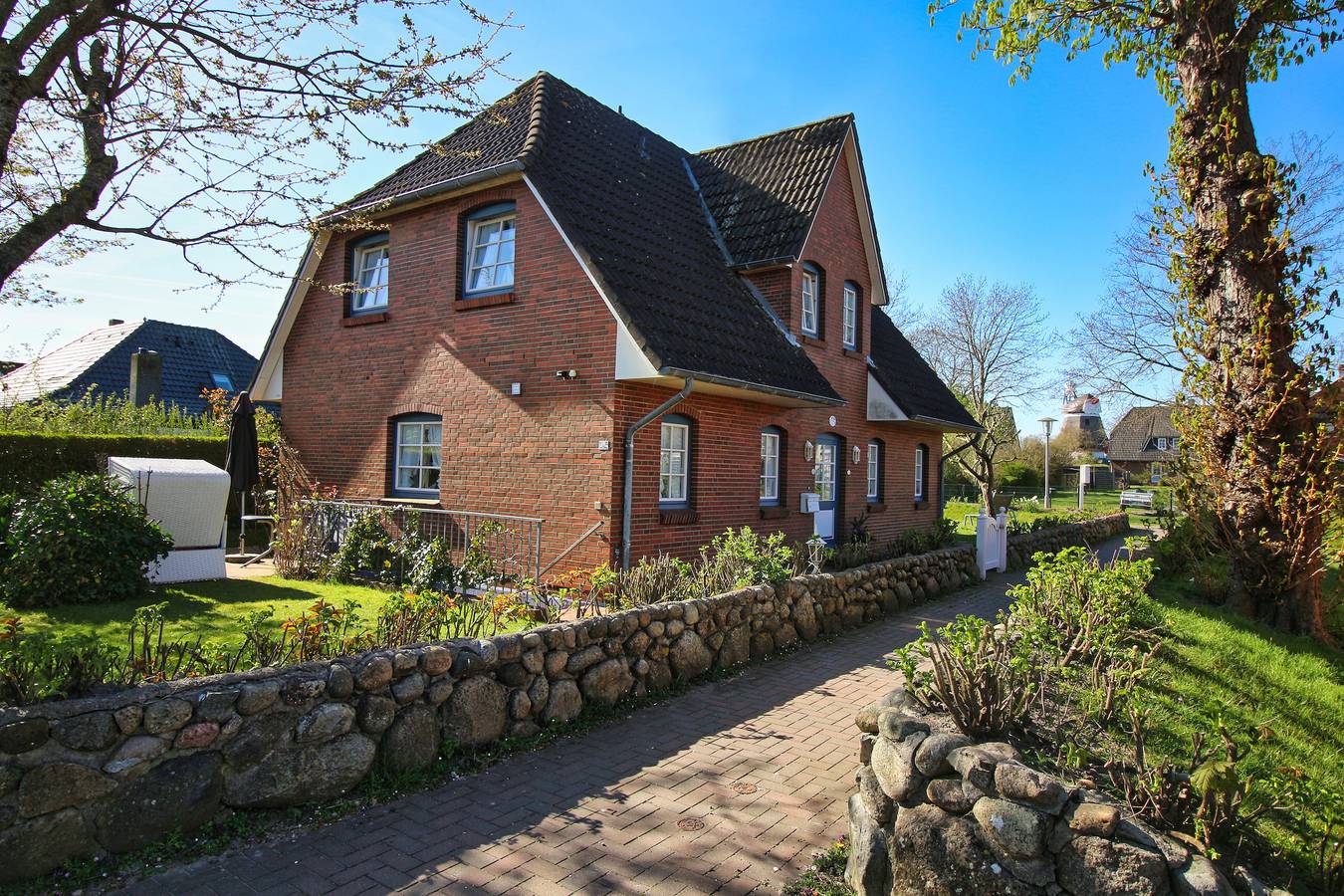 Roter Apfel in Wrixum, Föhr