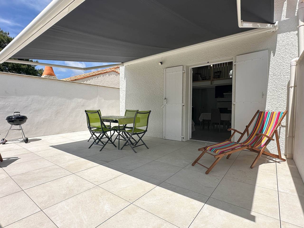 Maison de Vacances Confortable, Animaux Acceptés, Parking, Wifi in La Palmyre, Les Mathes