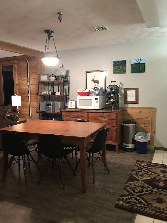 Ganze Wohnung, Ski-In / Ski-Out-Cosy 3 Schlafzimmer keine Treppe (1 Nacht Vermietungen Ok) in Seven Springs, Pennsylvania