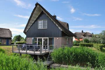 Ferienhaus für 8 Personen, mit Sauna in Makkum