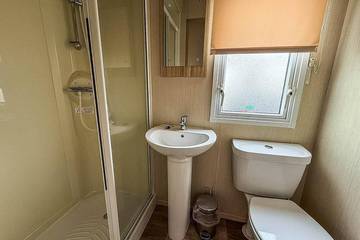 Glamping for 6 People in St Osyth, Essex, Photo 4