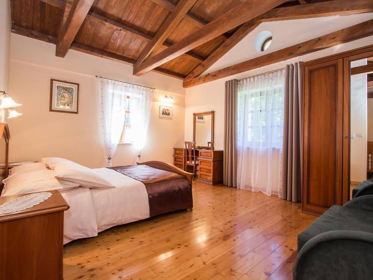 Luxusvilla mit Garten und Pool sowie herrlicher Aussicht in Tinjan, Istrie centrale