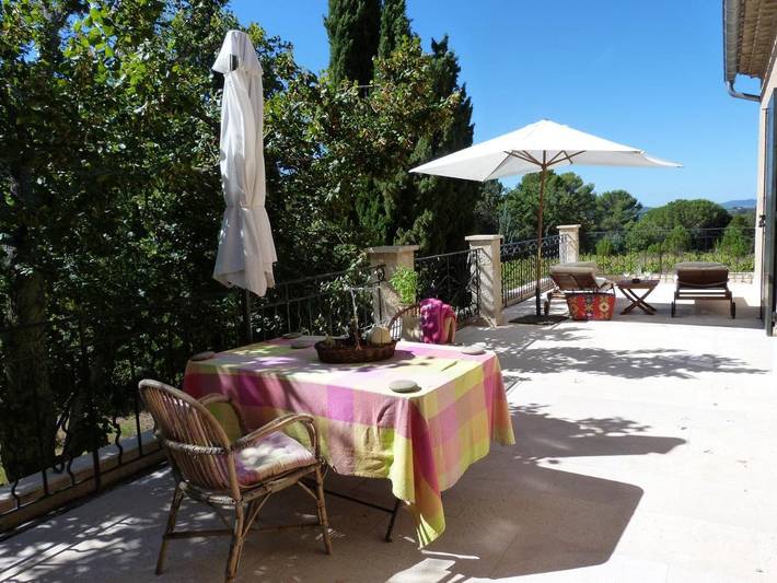 Appartement de vacances pour 2 personnes, avec Terrasse et Jardin ainsi que Piscine et Vue