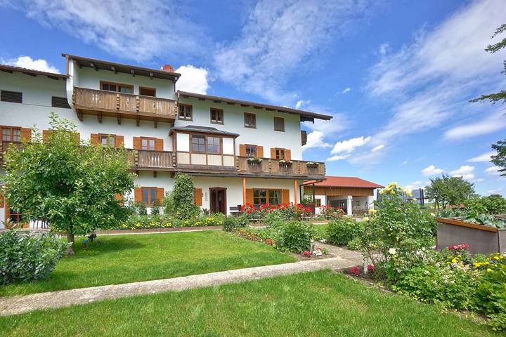 Ferienhaus für 2 Personen, mit Balkon und Terrasse sowie Garten in Seebruck - 3