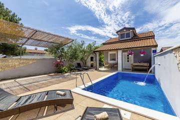Ferienhaus Mit Meerblick für 6 Personen in Peroj, Südküste Istrien, Bild 1