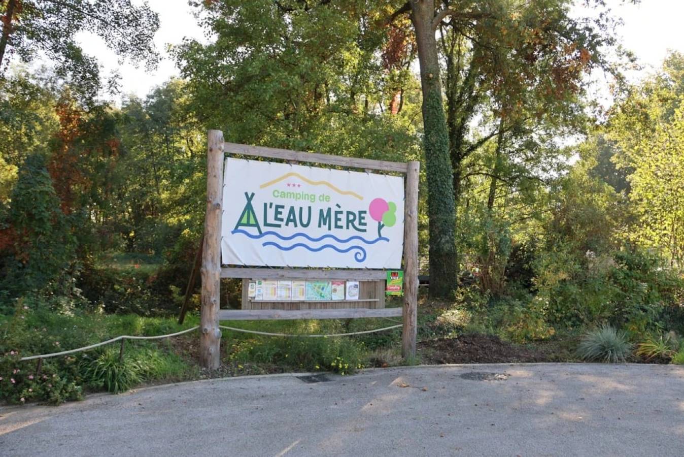 Zecamping 3* familial piscine animaux acceptés tente 20m2 3 pers in Sauxillanges, Parc Naturel Régional Livradois-Forez