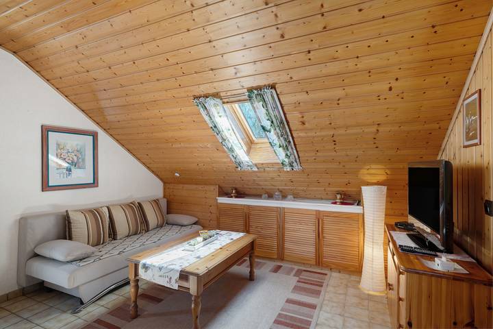 Ferienwohnung für 4 Personen, mit Balkon und Garten in Erfweiler
