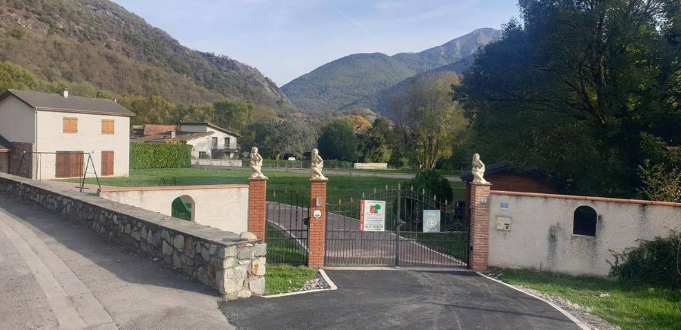 Location de vacances pour 6 personnes, avec jardin et vue, adapté aux familles à Cierp-Gaud - 2