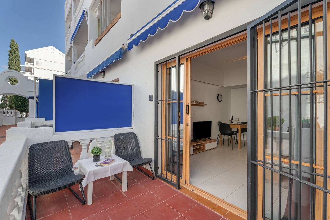 Appartement entier, Appartement de vacances « Port Royale 1 » avec piscine partagée, terrasse privée et Wi-Fi in Los Cristianos, Arona