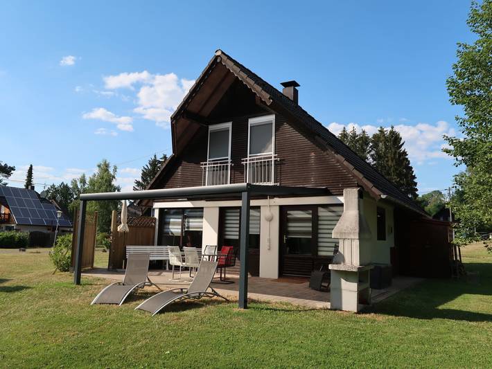 Ferienhaus für 6 Personen, mit Terrasse und Garten sowie Sauna in Frielendorf