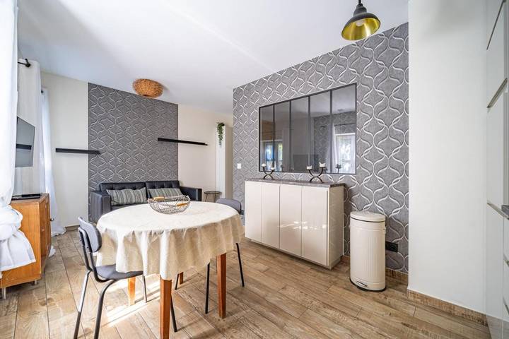 Gîte pour 2 personnes, avec vue, adapté aux familles dans Frontonas - 2