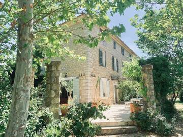 Maison d’hôte pour 2 personnes, avec vue ainsi que terrasse et jardin à Saint-Julien