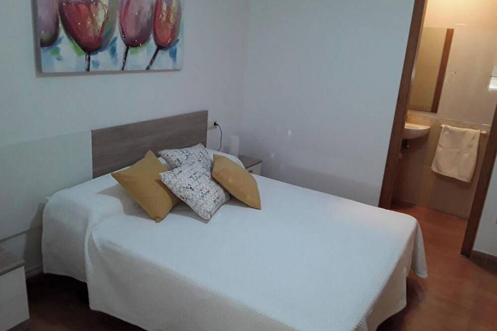 Casa A Coruxa - Upper Floor Ground Floor in Poio, Rías Baixas